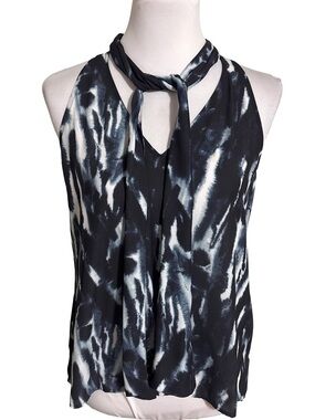 Trouve Black & White Tie-Front Halter Blouse